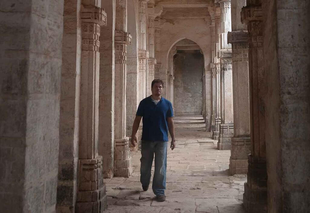 The Nomadic Professor, filming a video lecture on-location in Gujarat, India